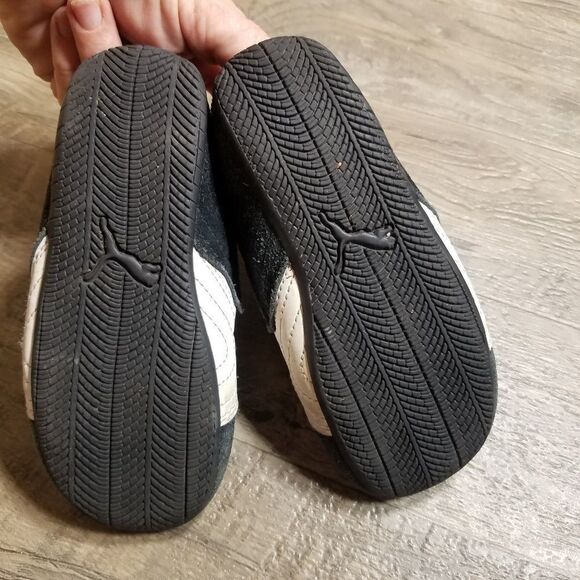 Puma tennis shoes  - Picture 5 of 5